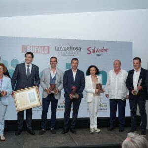 CENA EMPRESARIAL Y ENTREGA DISTINCIONES