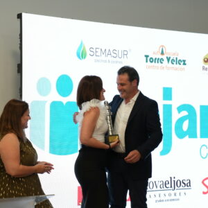 CENA EMPRESARIAL Y ENTREGA DISTINCIONES