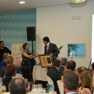 CENA EMPRESARIAL Y ENTREGA DISTINCIONES