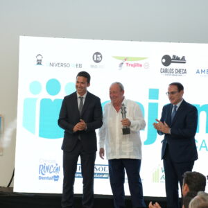 CENA EMPRESARIAL Y ENTREGA DISTINCIONES