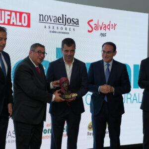 CENA EMPRESARIAL Y ENTREGA DISTINCIONES